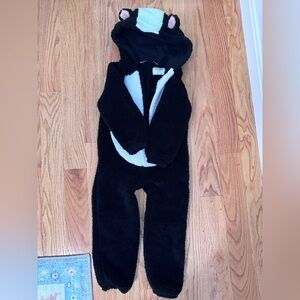Old Navy Black and White Hooded skunk onesie! 4T